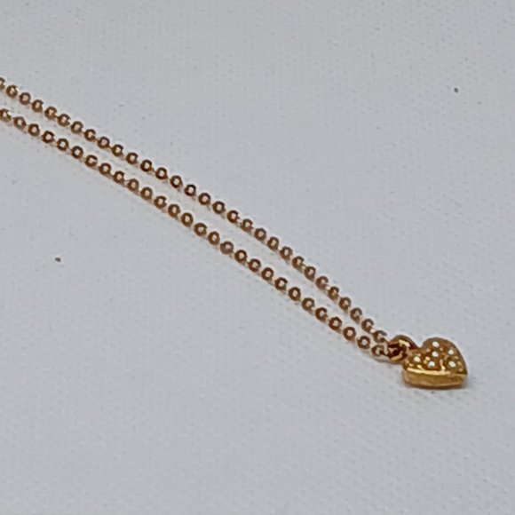 Vintage Avon Gold Tone Heart Pendant Necklace with Faux Pearls #12W - Picture 4 of 12